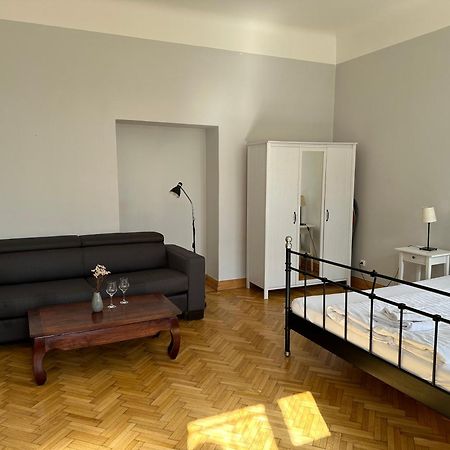 Historic Centre Apartments IV Prag Exterior foto